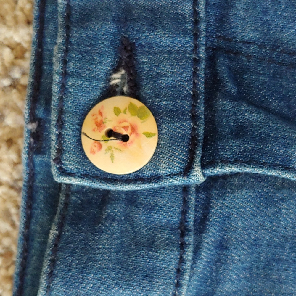 7 FOR ALL MANKIND DENIM SHORTS - Picture 9 of 13